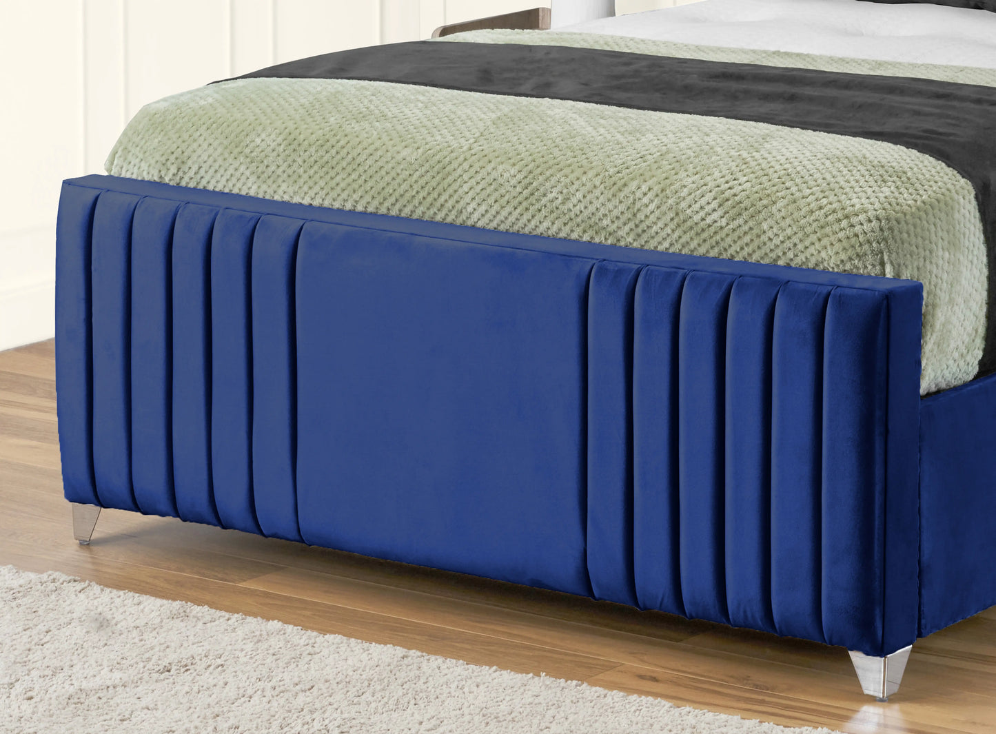 Elise lined winged Upholstered Bed