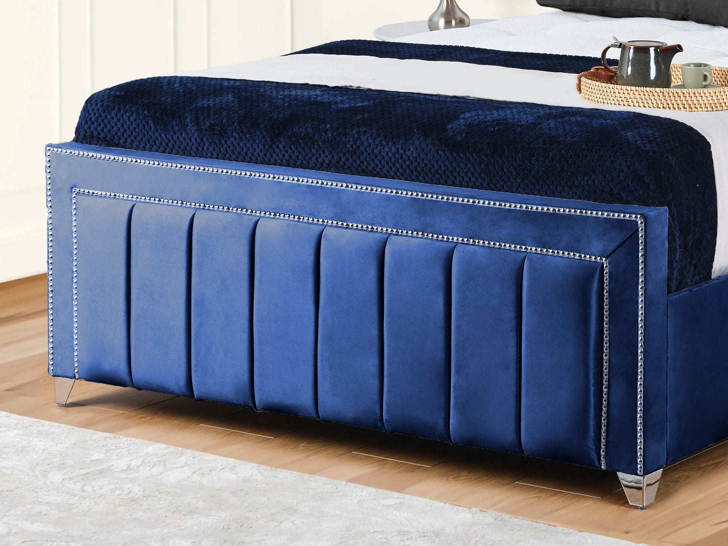 Serena Upholstered bed