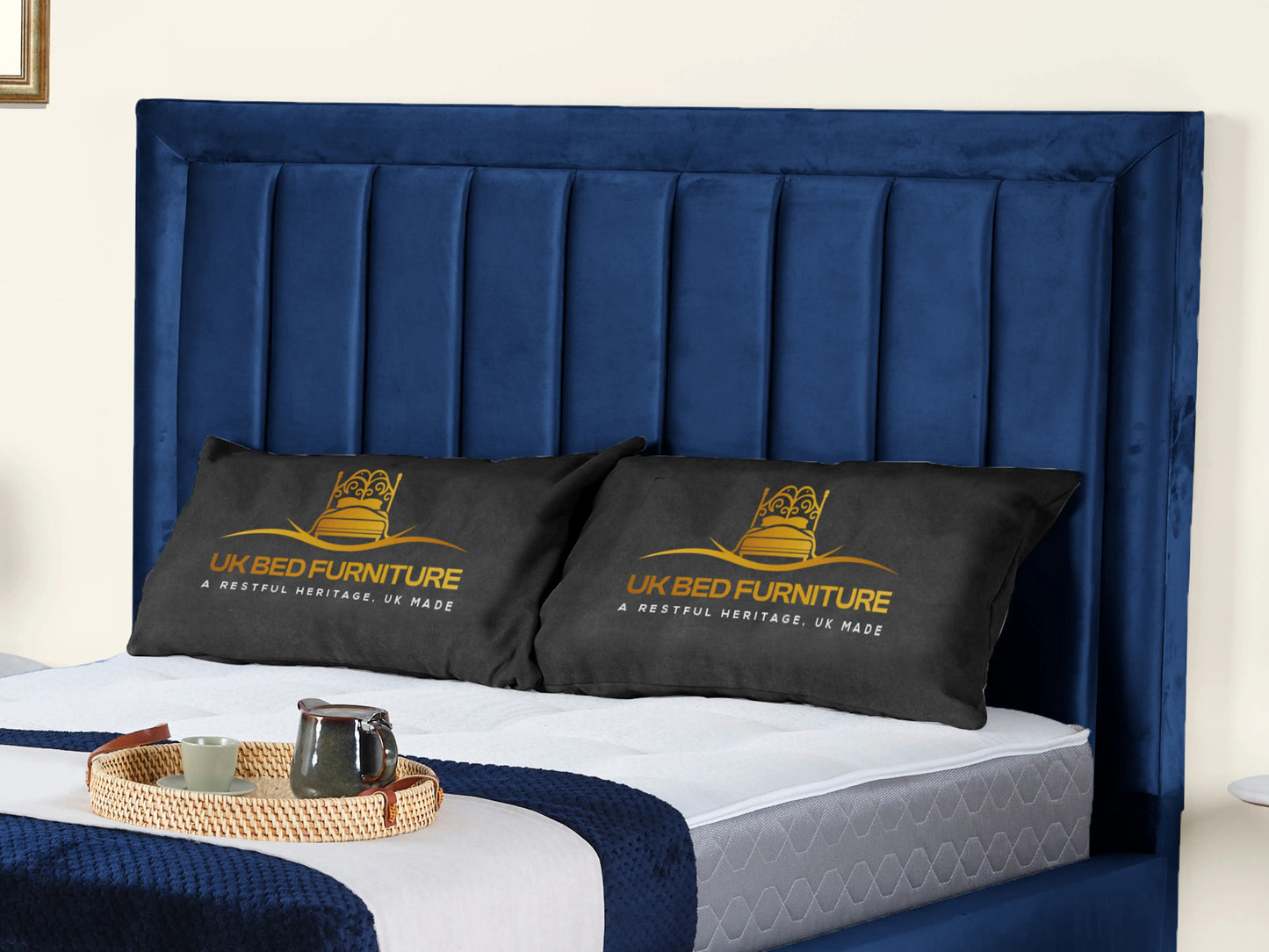 Grand panel Upholstered bed