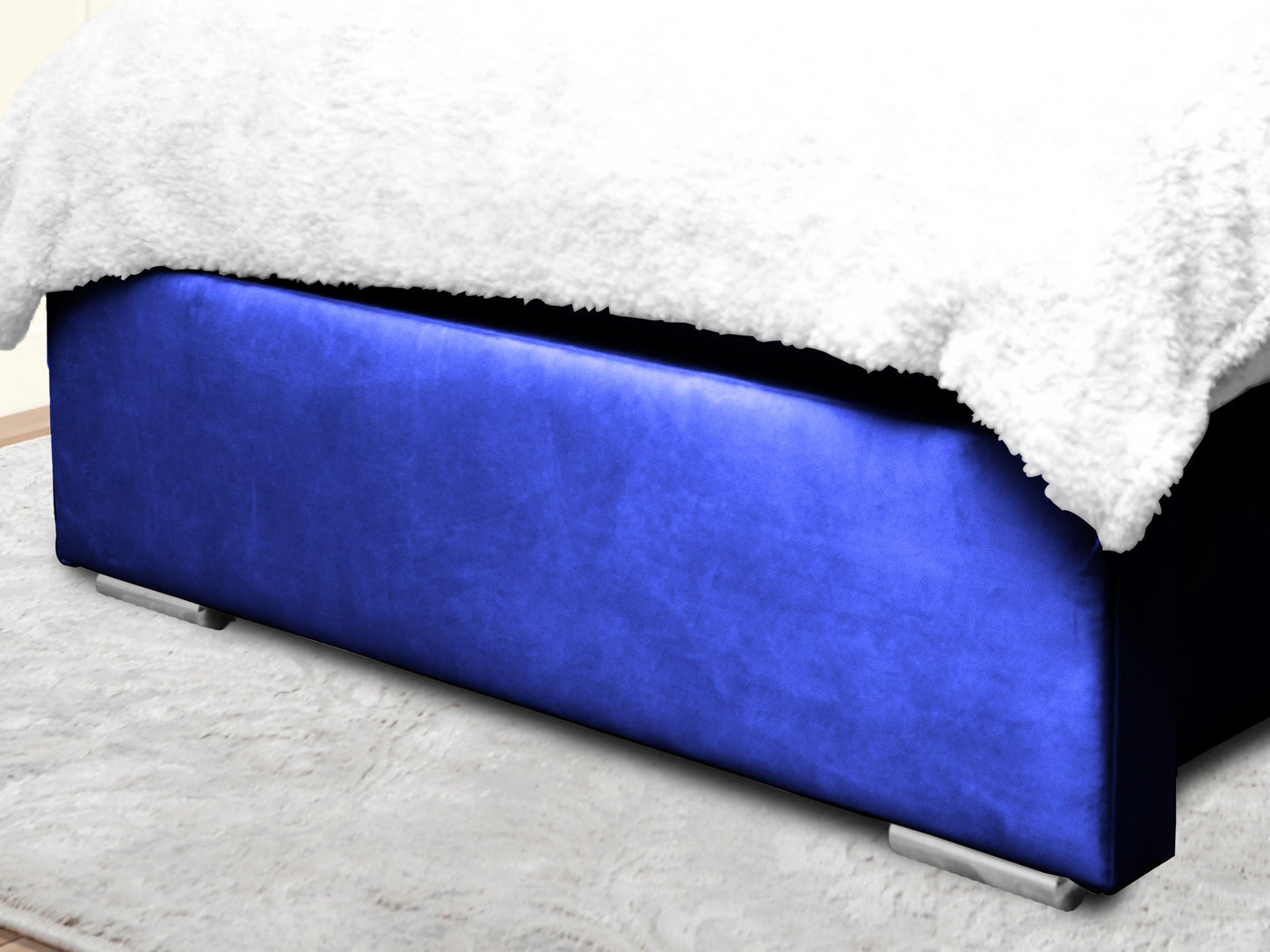 Miri Winged Upholstered Bed