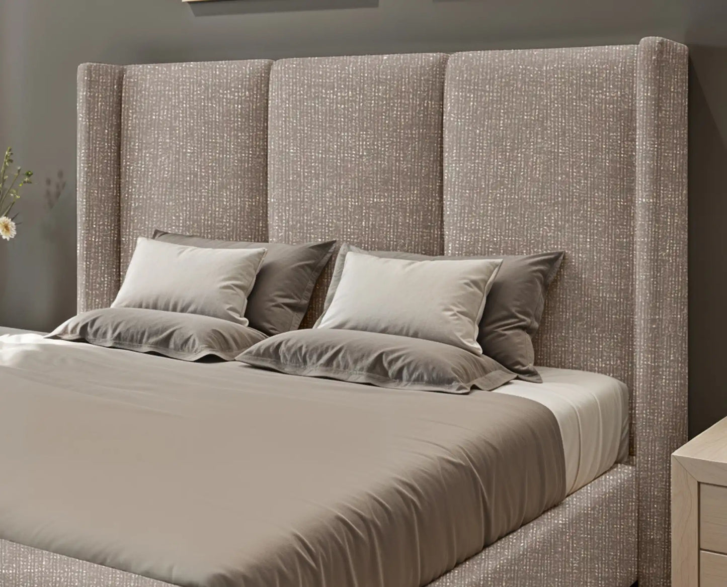Miami winged Upholstered Bed