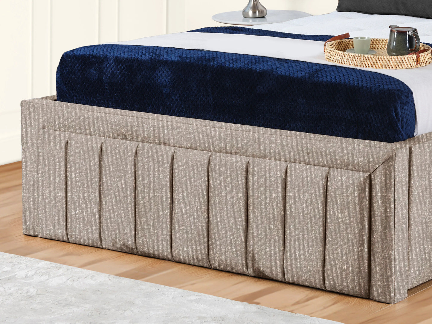 Grand panel Upholstered bed