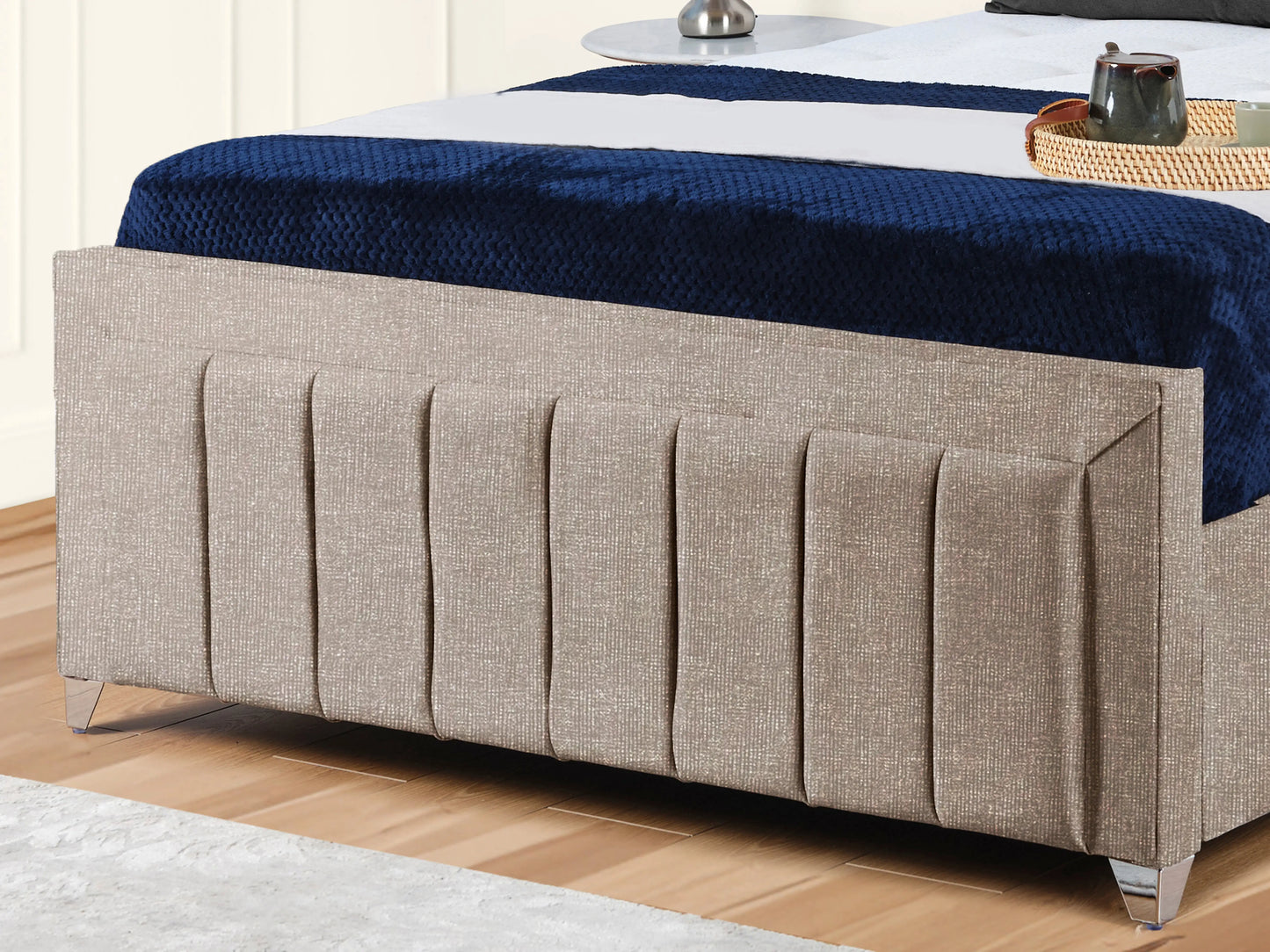 Sierra upholstered Bed