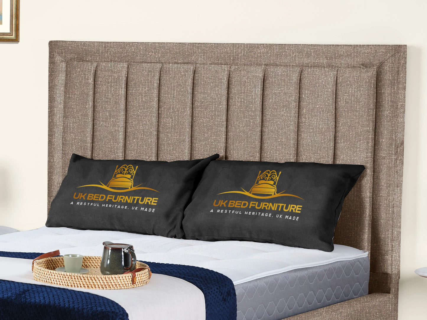 Grand panel Upholstered bed