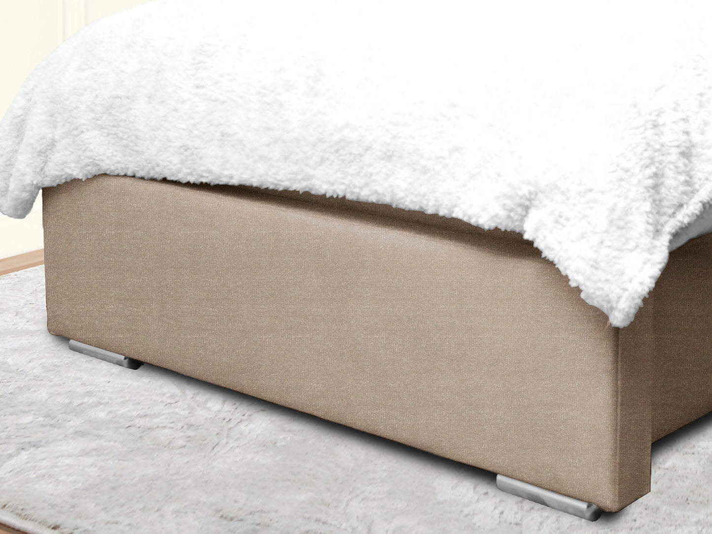 Miri Winged Upholstered Bed