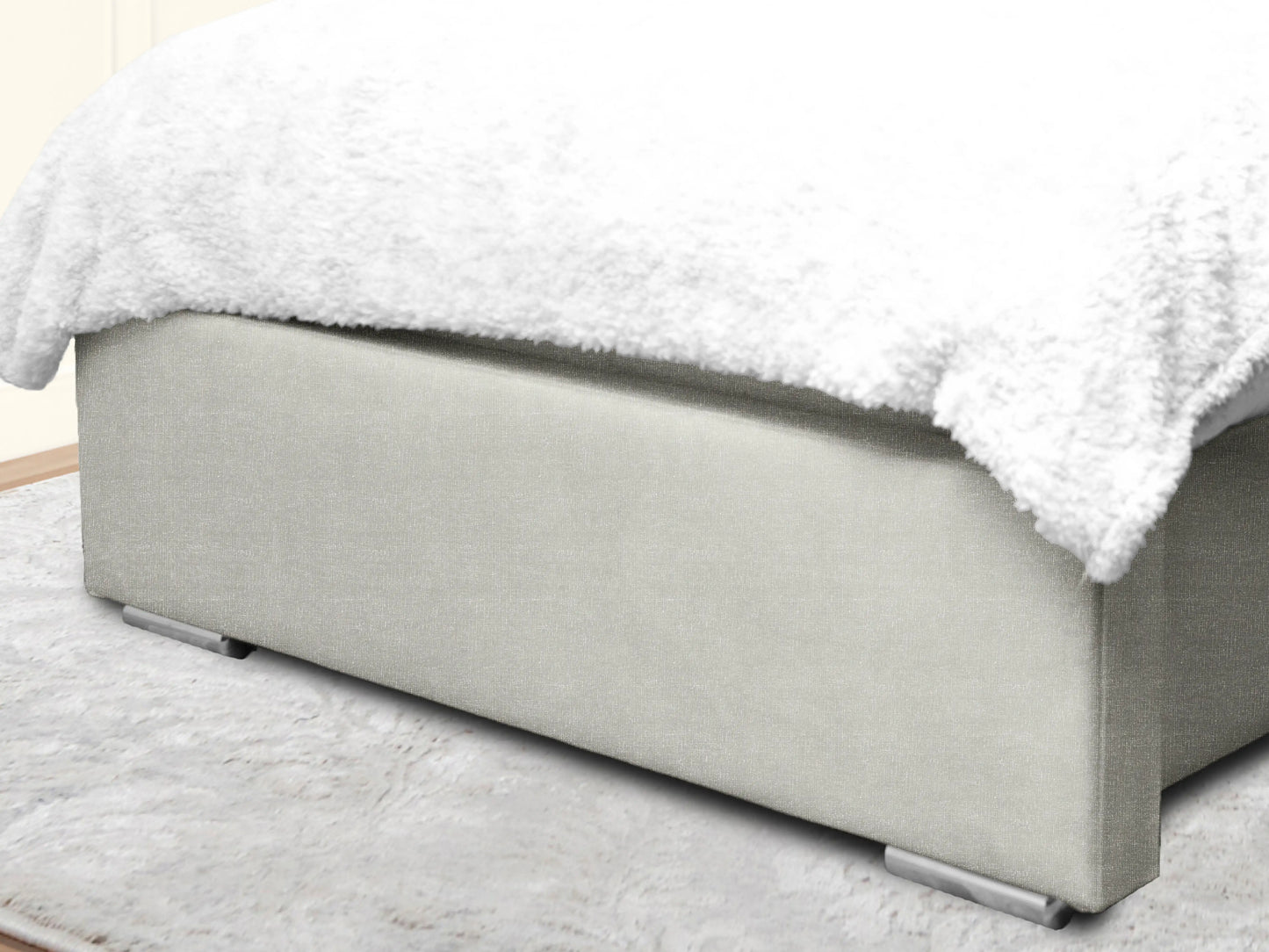 Miri Winged Upholstered Bed