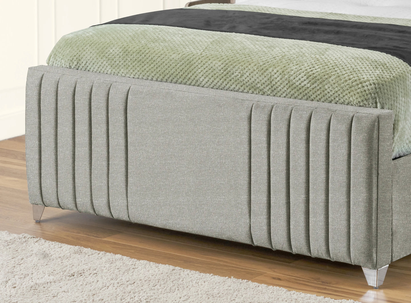 Elise lined winged Upholstered Bed