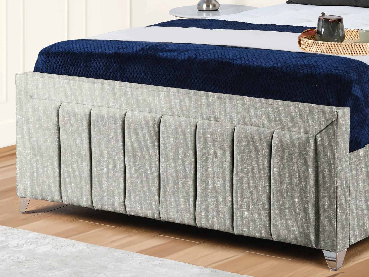 Sierra upholstered Bed