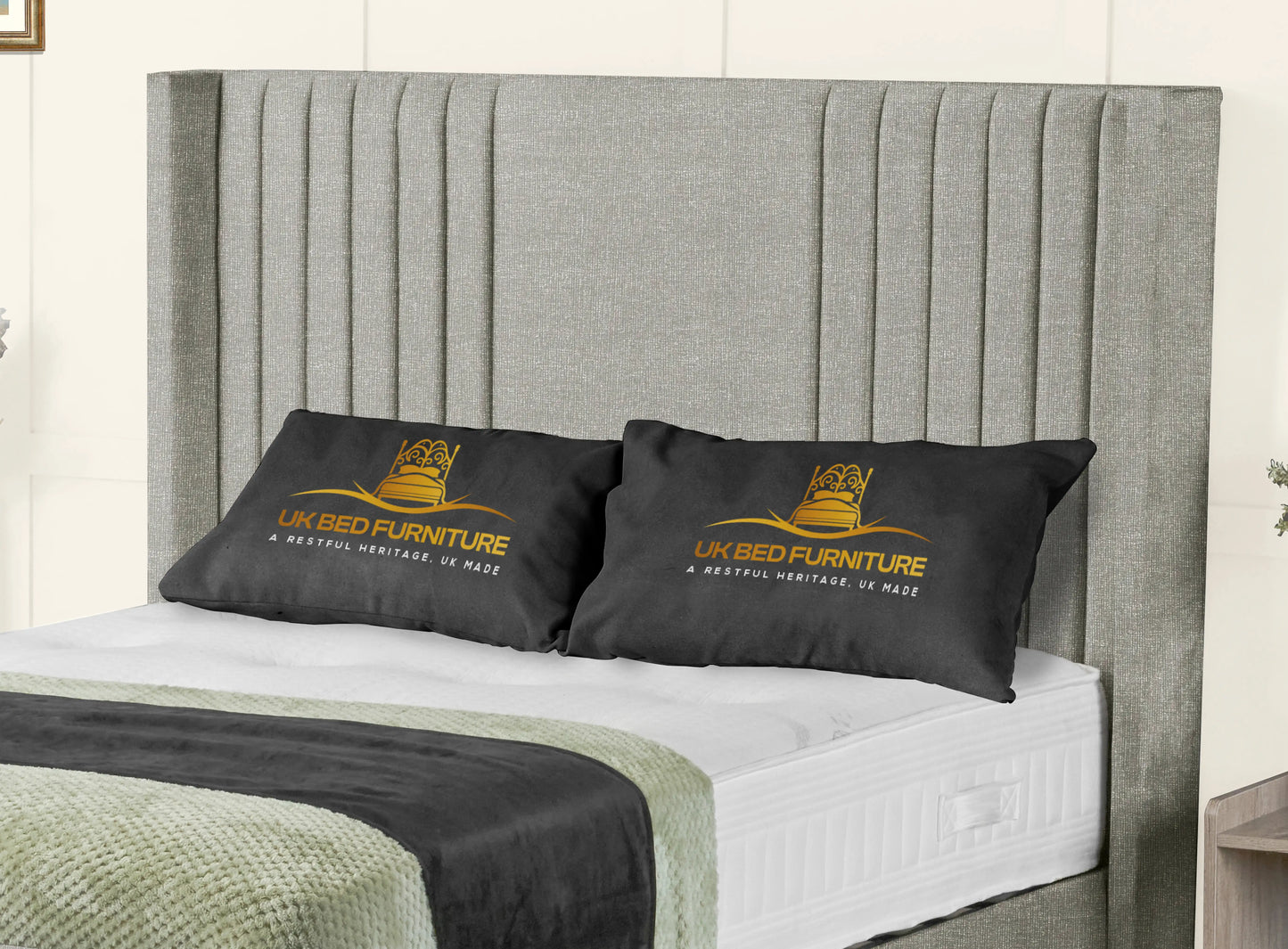 Elise lined winged Upholstered Bed