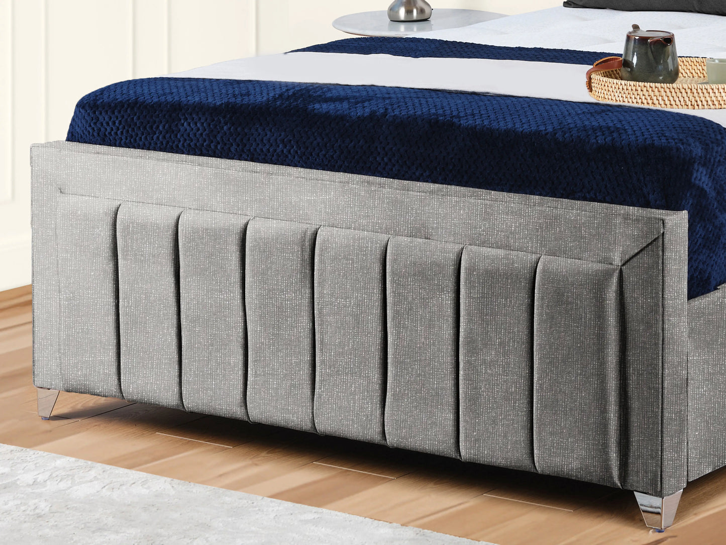 Sierra upholstered Bed