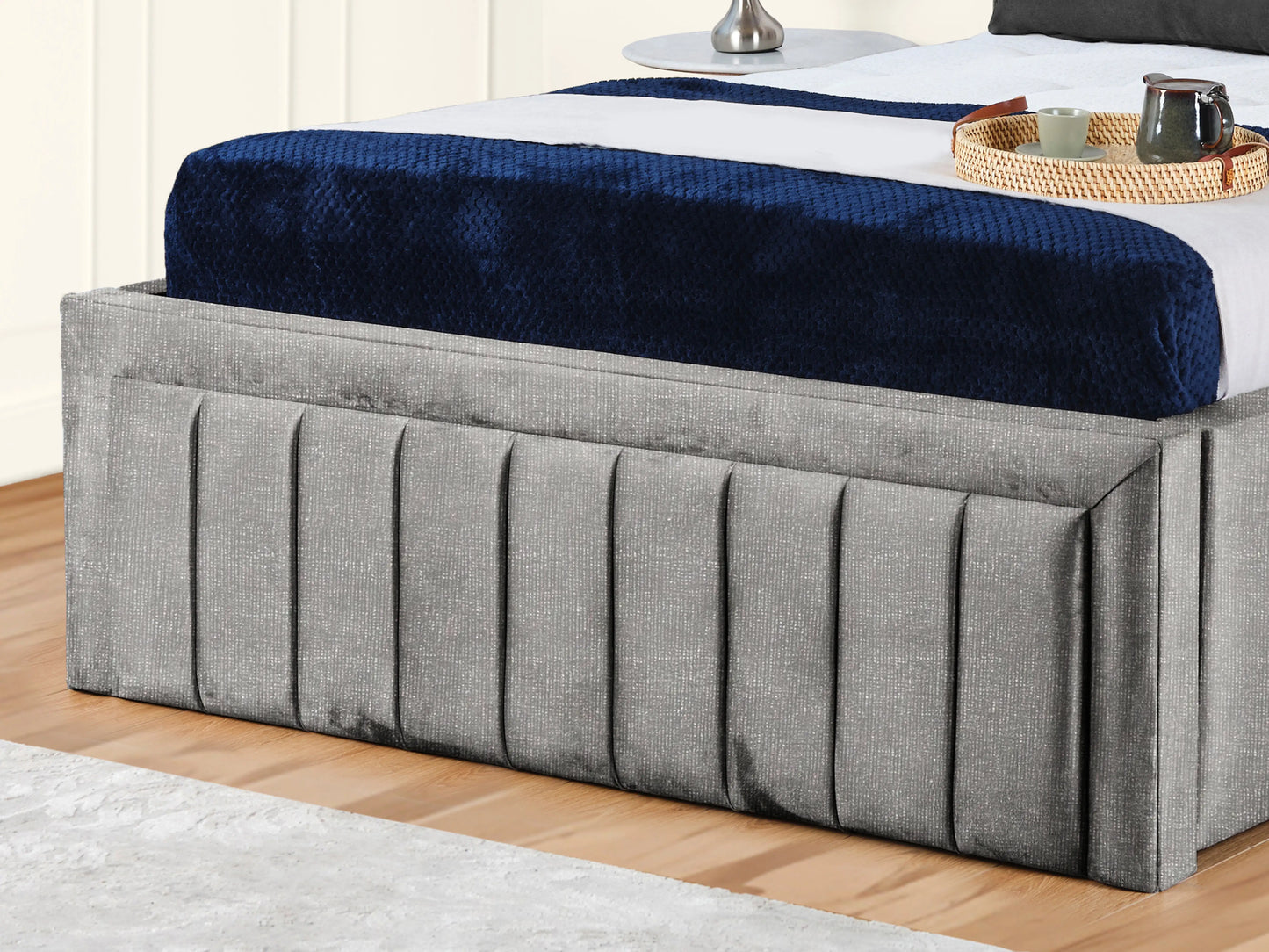 Grand panel Upholstered bed