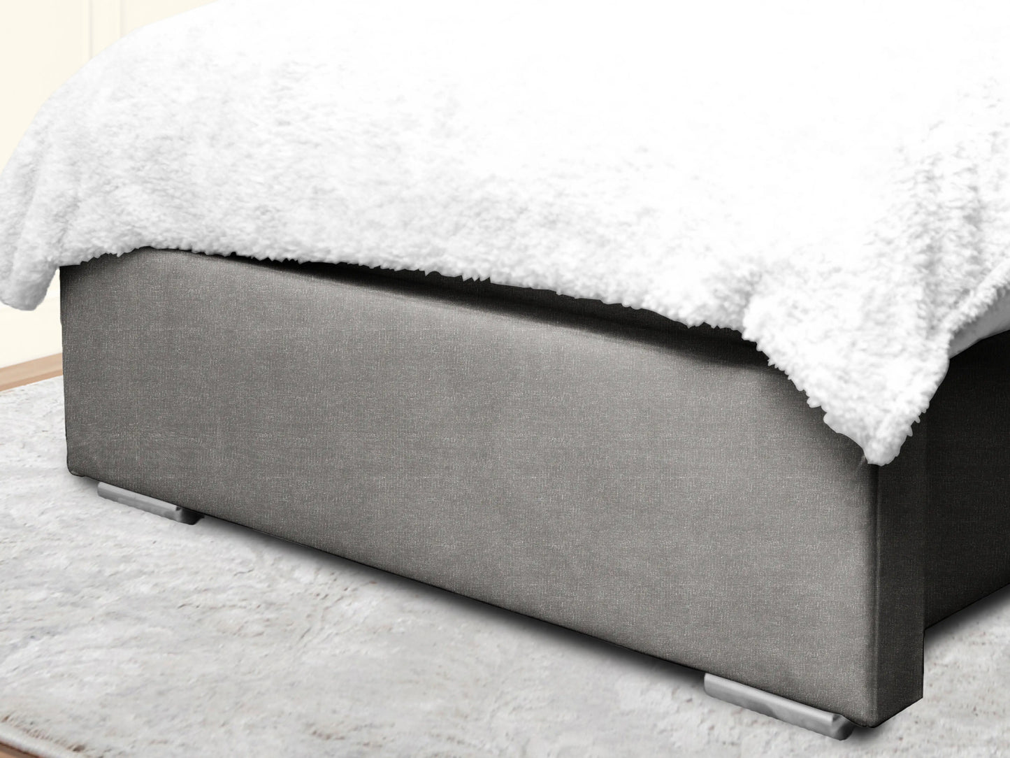 Miri Winged Upholstered Bed