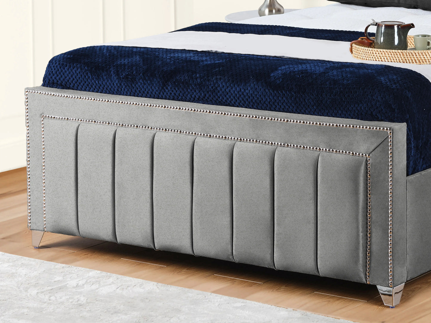 Serena Upholstered bed