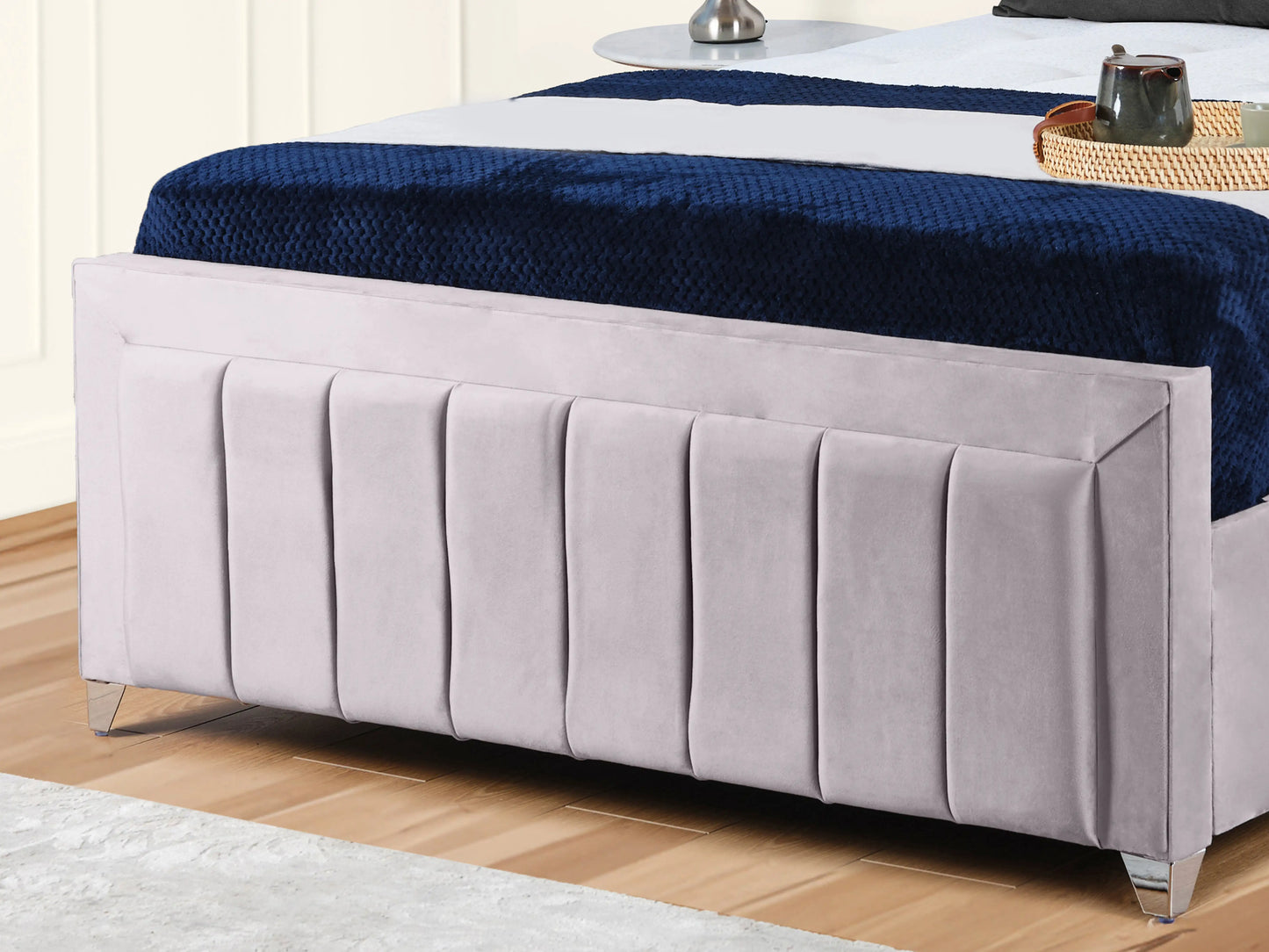 Sierra upholstered Bed