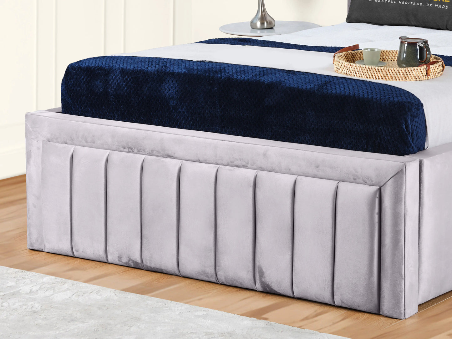 Grand panel Upholstered bed