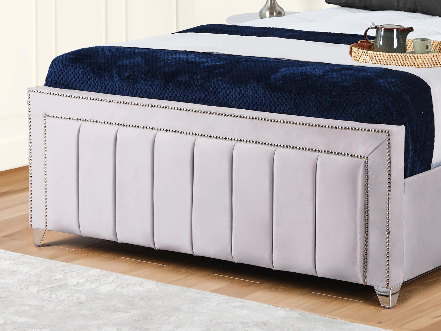 Serena Upholstered bed