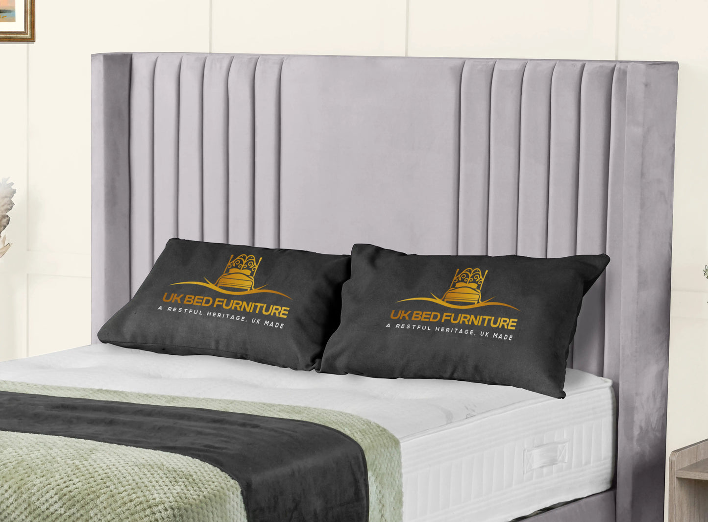 Elise lined winged Upholstered Bed