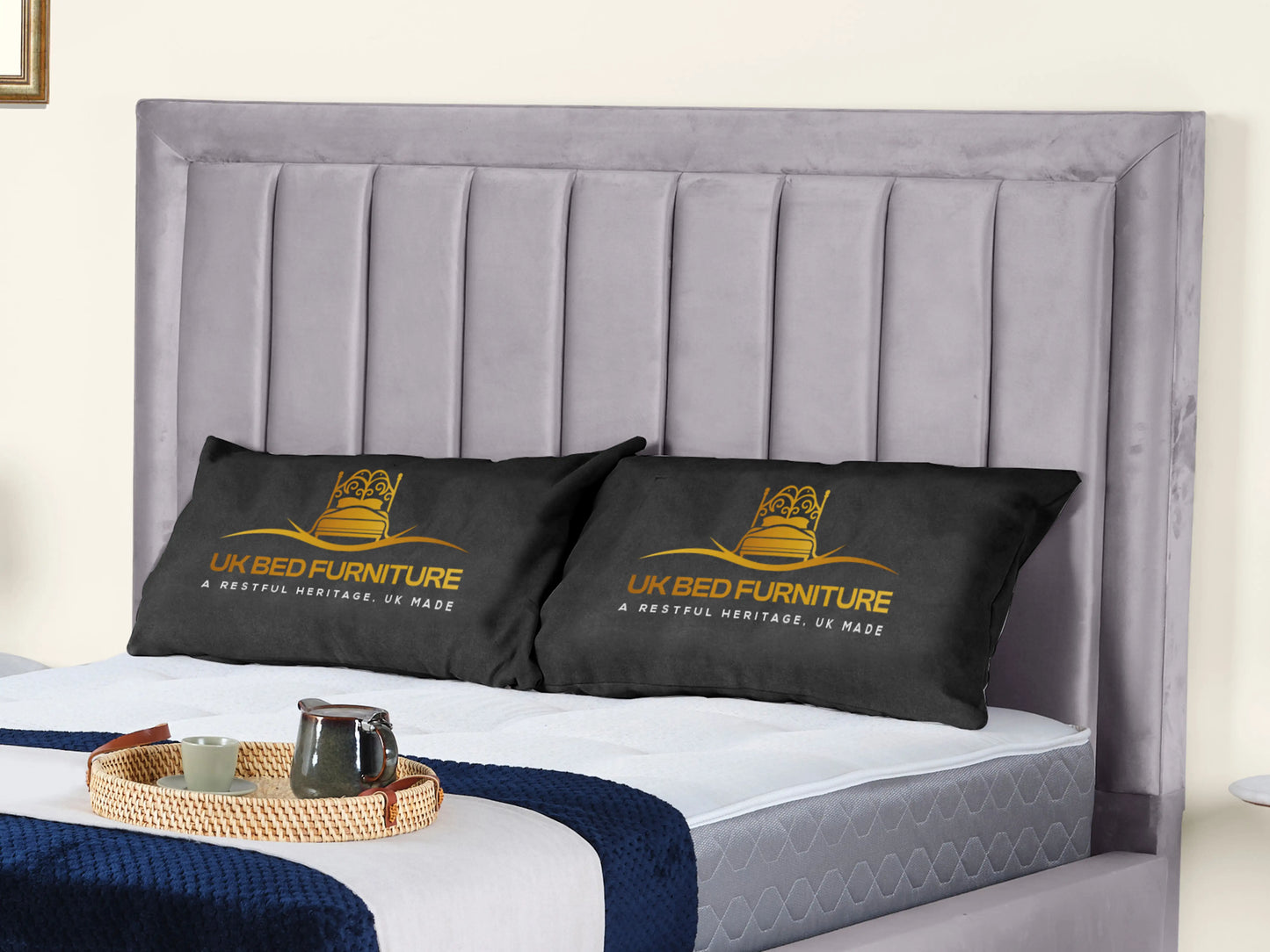 Grand panel Upholstered bed