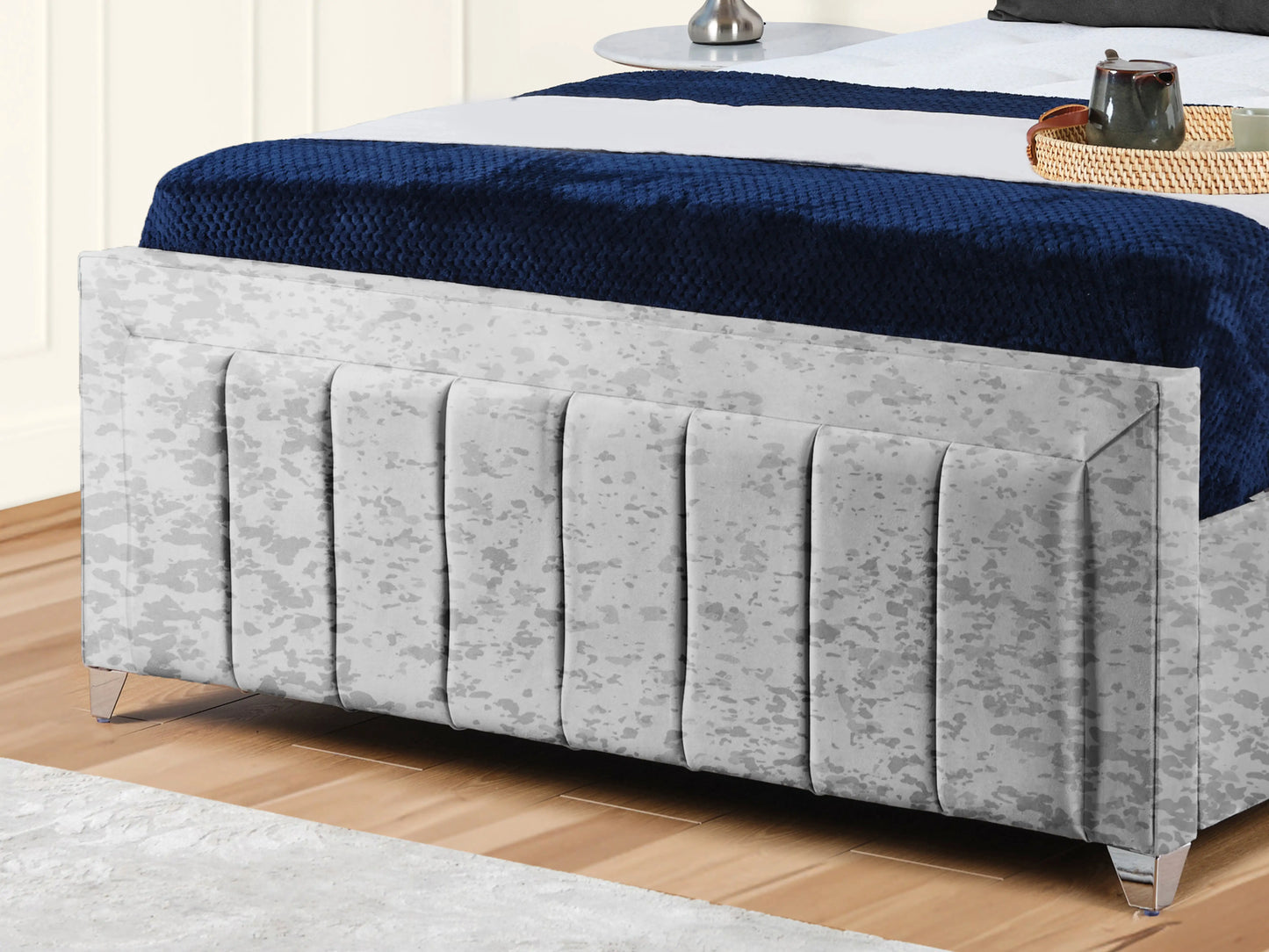 Sierra upholstered Bed