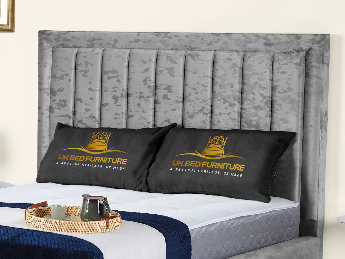 Grand panel Upholstered bed
