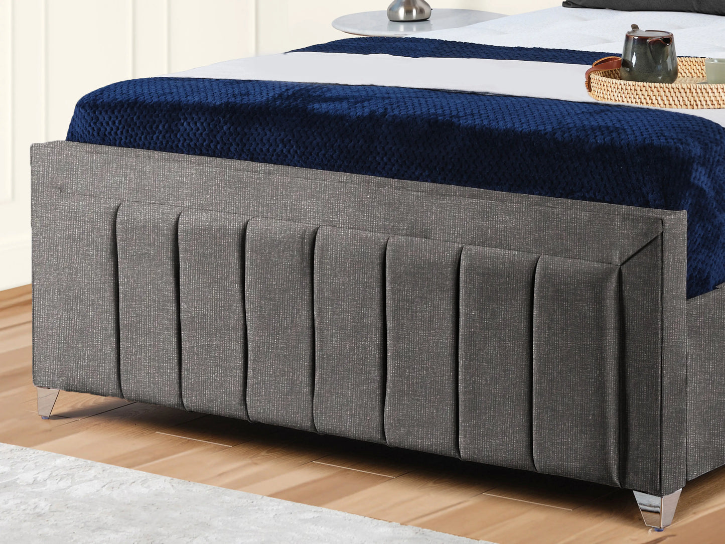 Sierra upholstered Bed