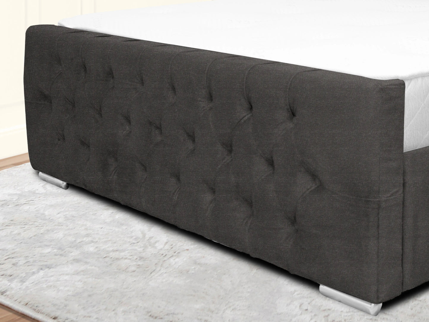 Kendall Winged Upholstered Bed