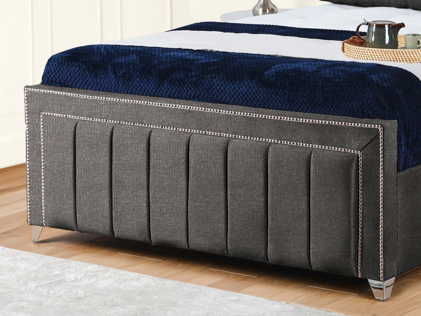 Serena Upholstered bed