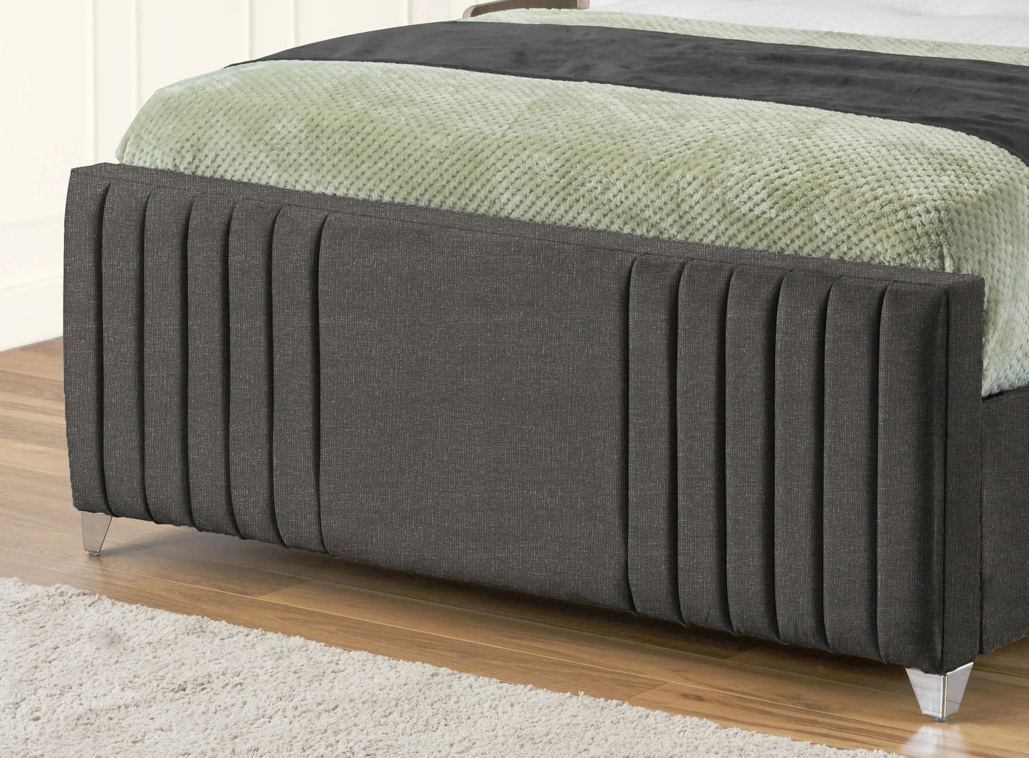 Elise lined winged Upholstered Bed