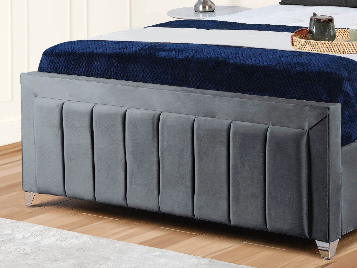 Sierra upholstered Bed