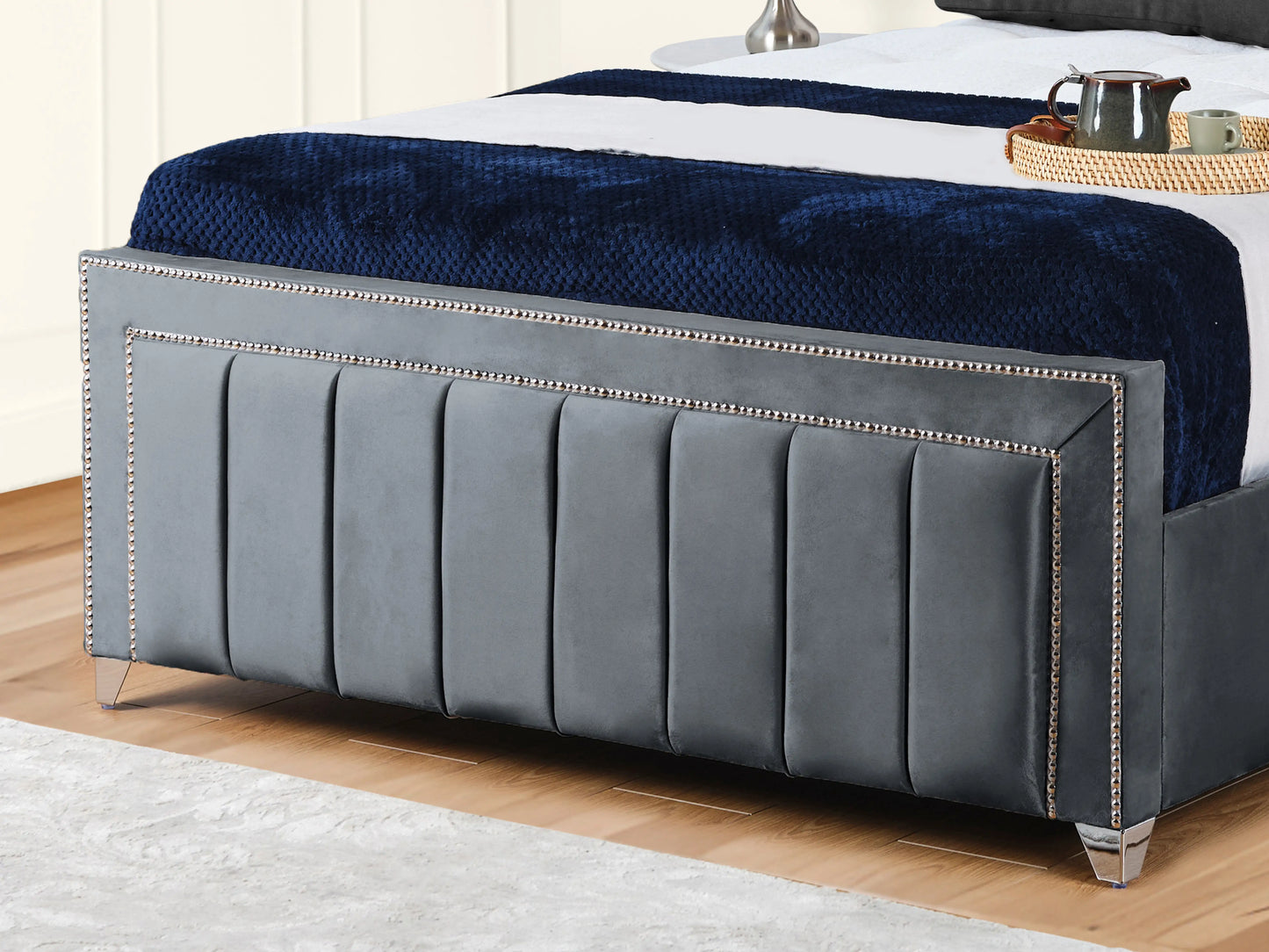 Serena Upholstered bed