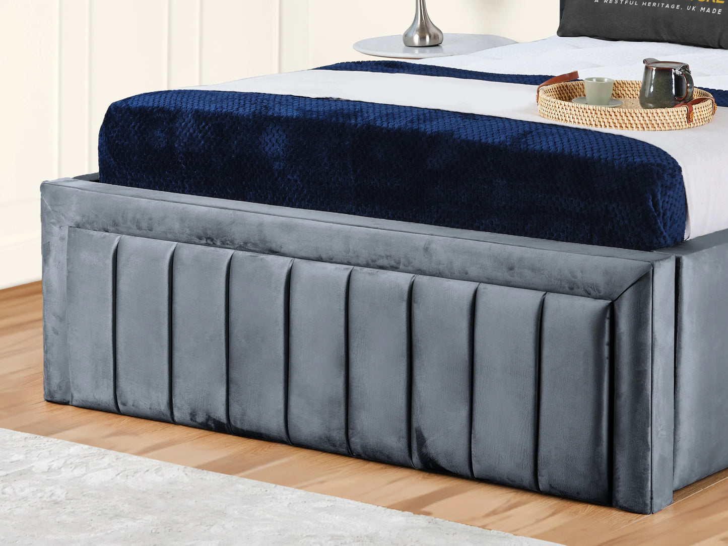 Grand panel Upholstered bed