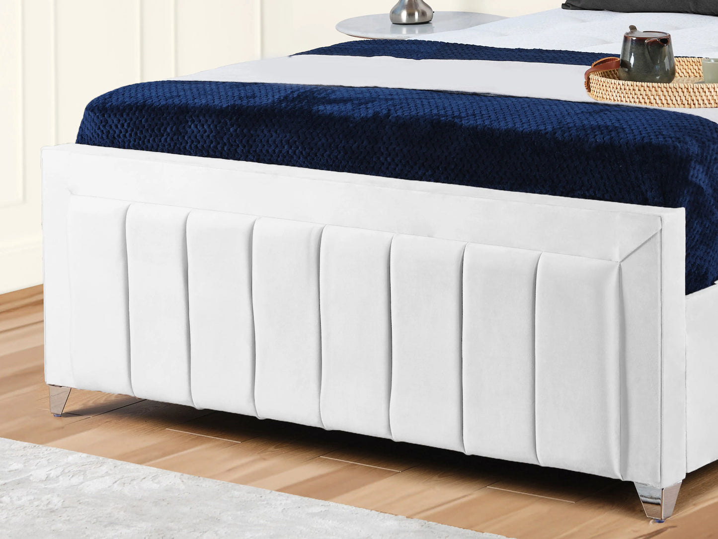Sierra upholstered Bed