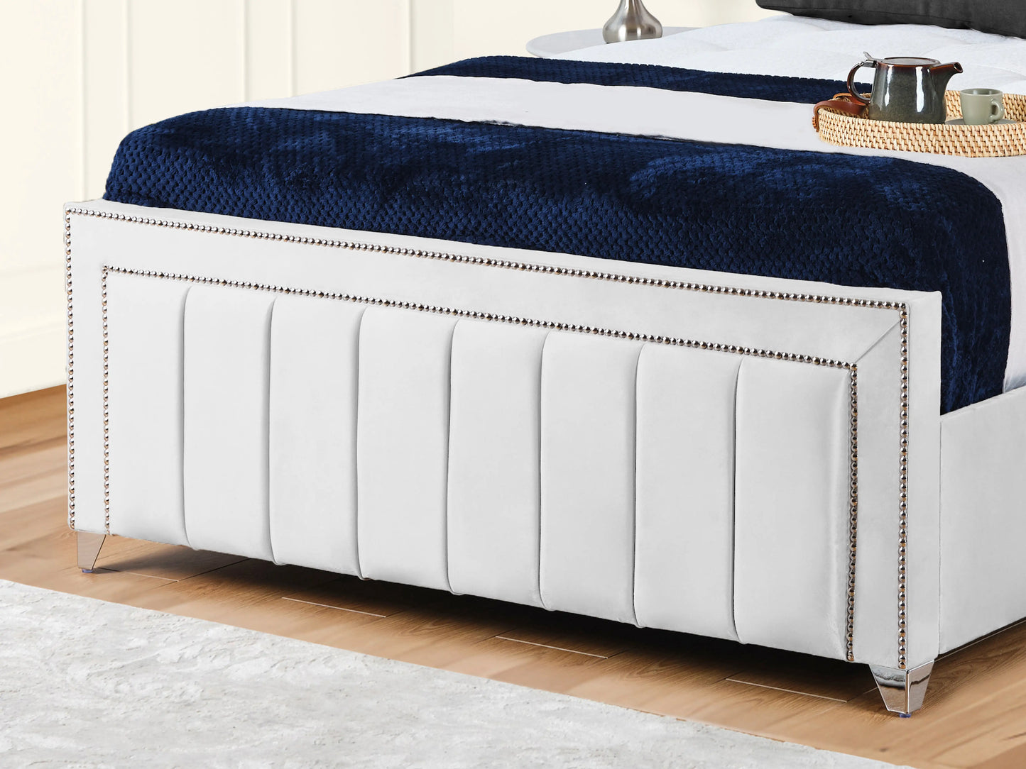 Serena Upholstered bed
