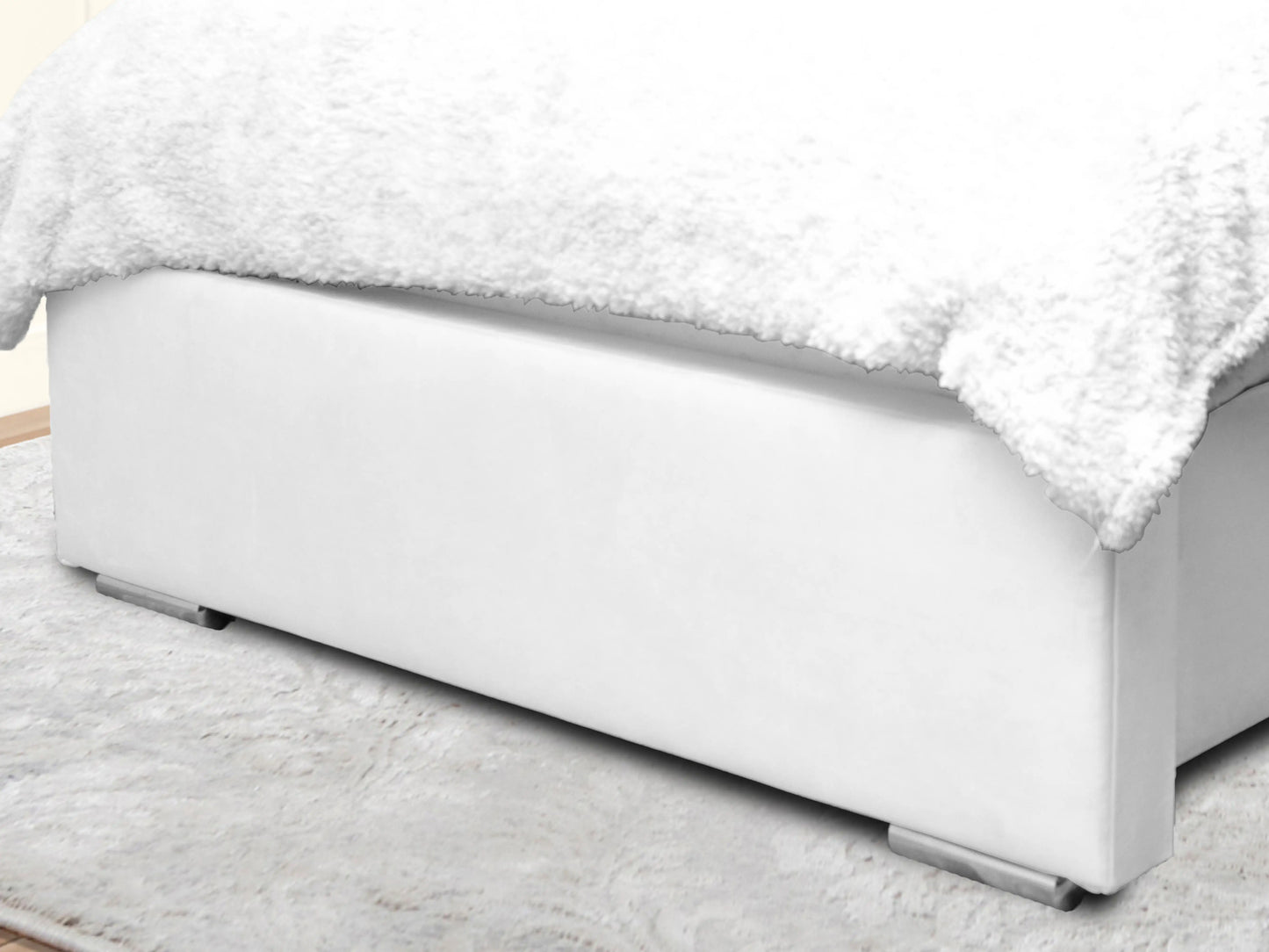 Miri Winged Upholstered Bed