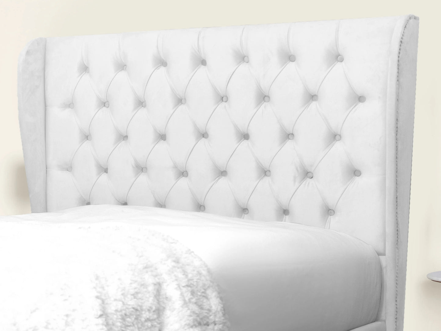 Miri Winged Upholstered Bed