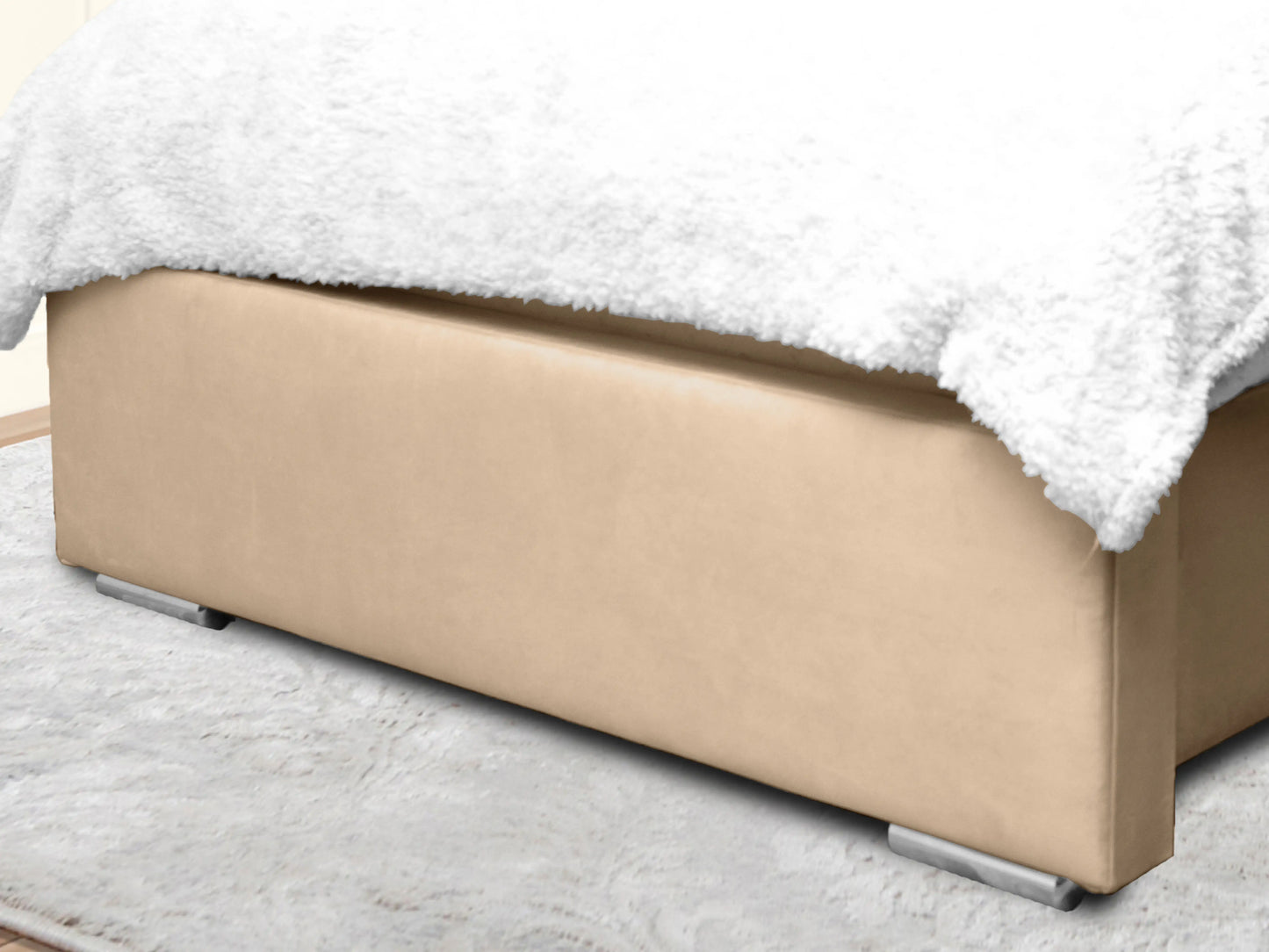 Miri Winged Upholstered Bed