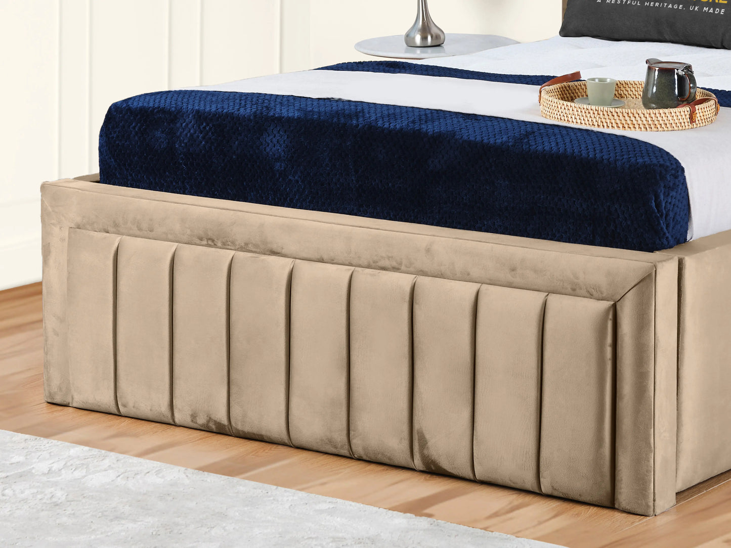 Grand panel Upholstered bed