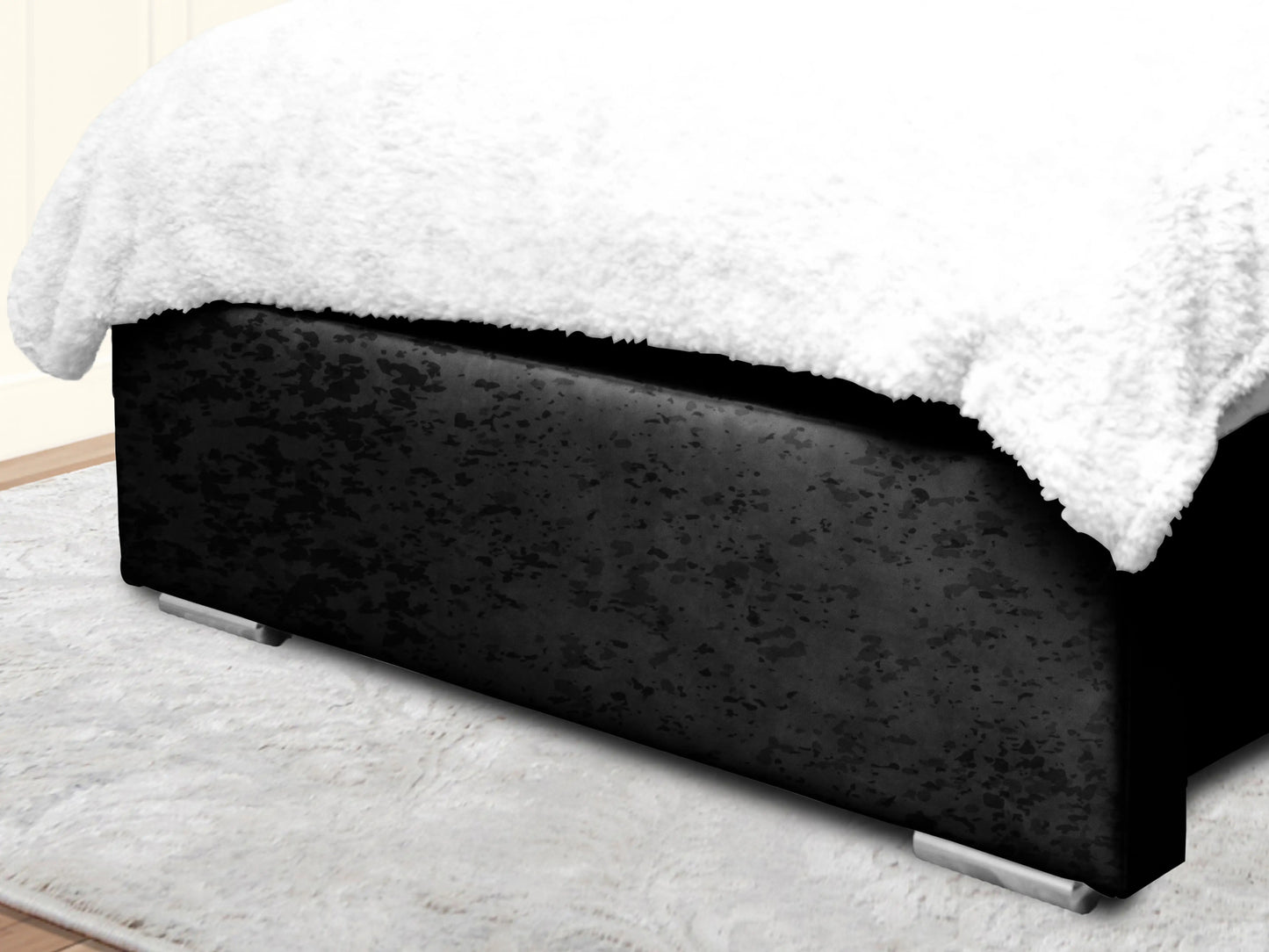 Miri Winged Upholstered Bed