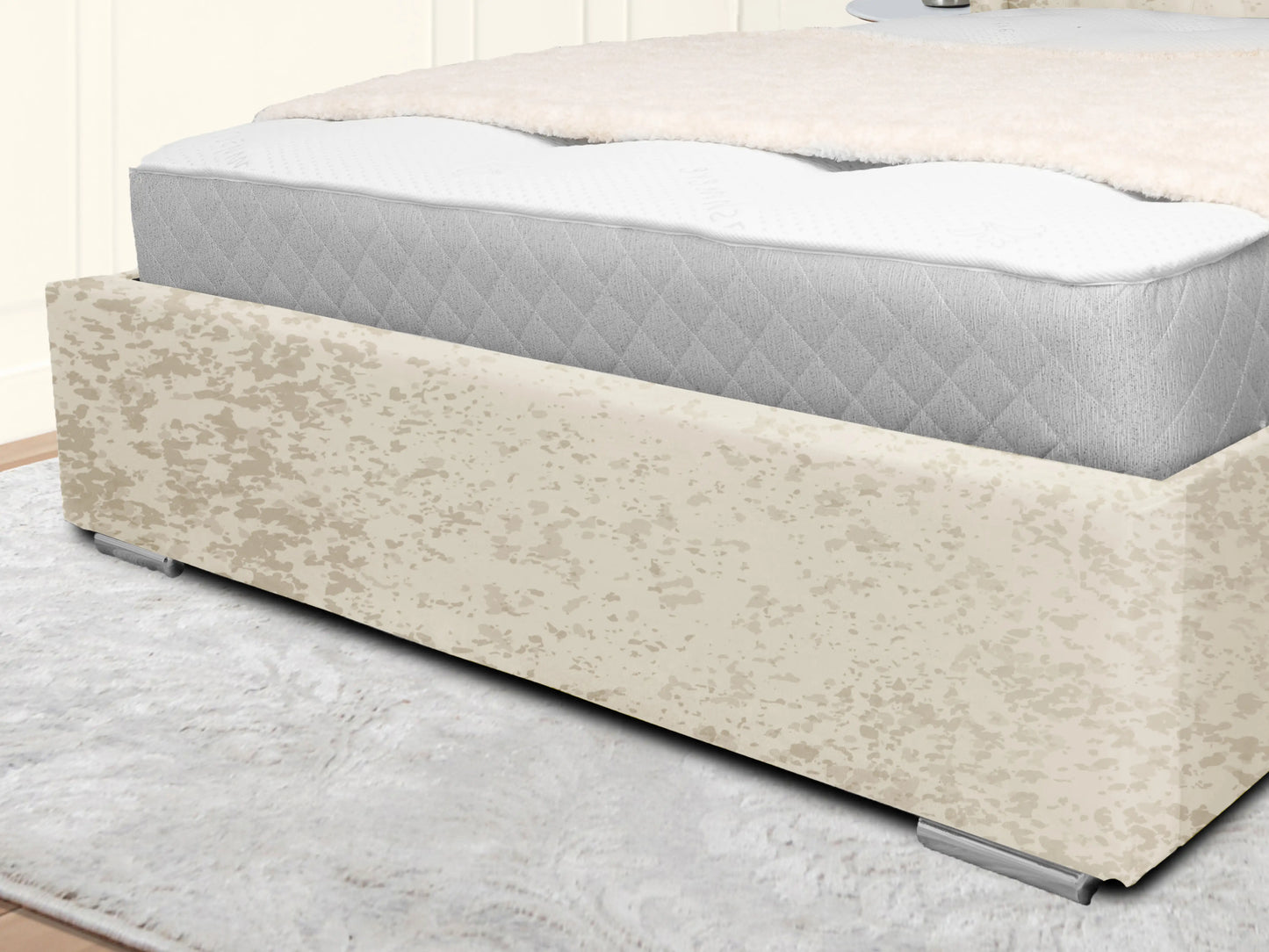 Middleton Winged Upholstered Bed