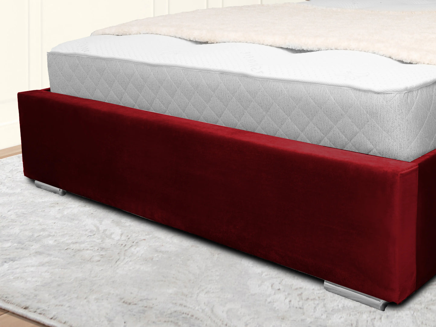Middleton Winged Upholstered Bed