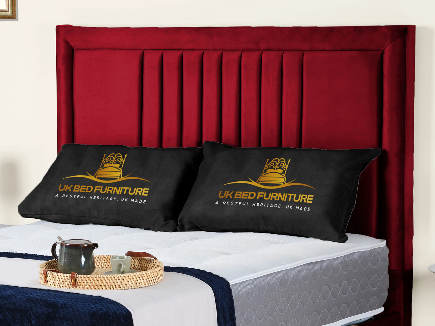 Cannas upholstered bed