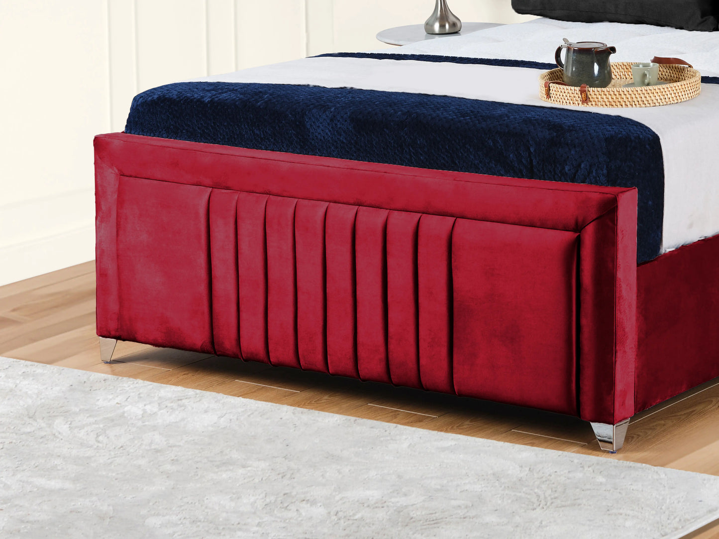 Cannas upholstered bed