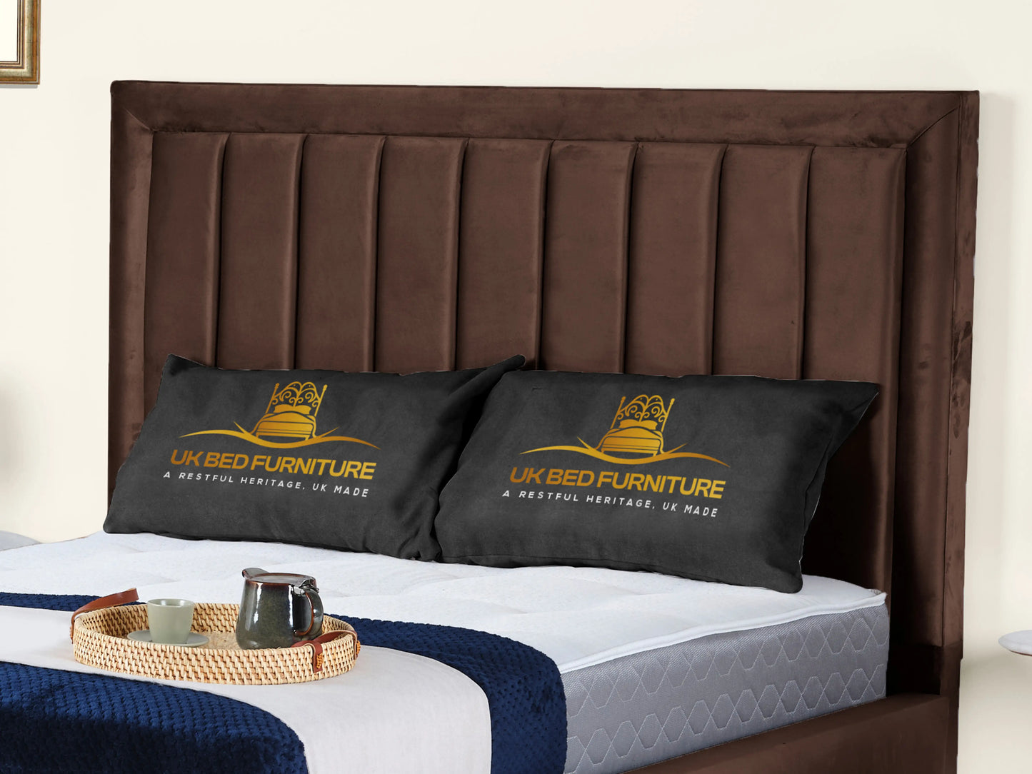 Grand panel Upholstered bed
