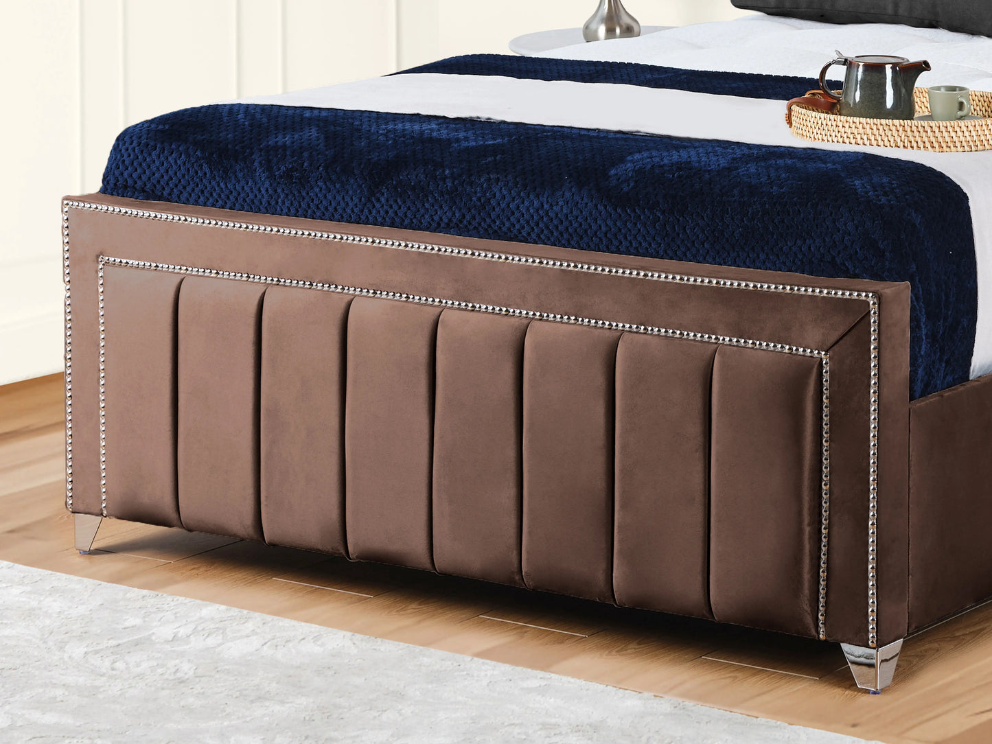 Serena Upholstered bed