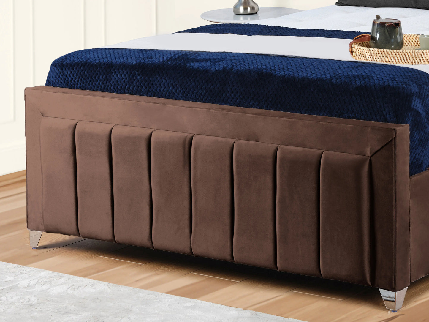 Sierra upholstered Bed