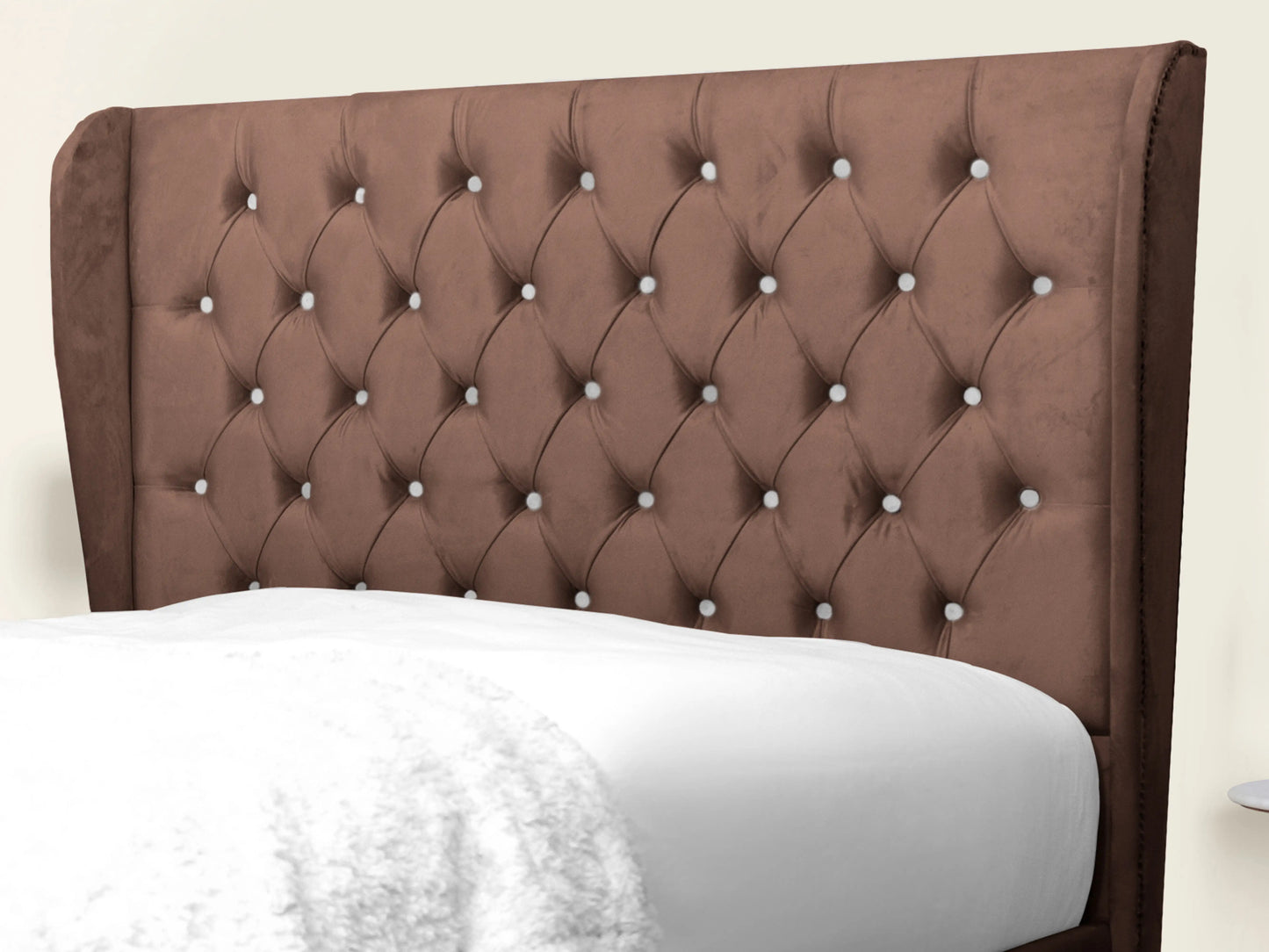 Miri Winged Upholstered Bed
