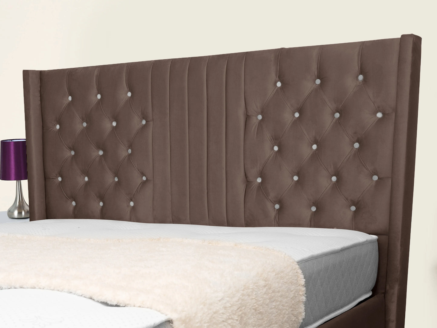 Middleton Winged Upholstered Bed