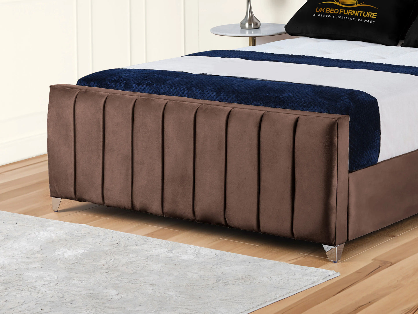 Lisburn Upholstered bed