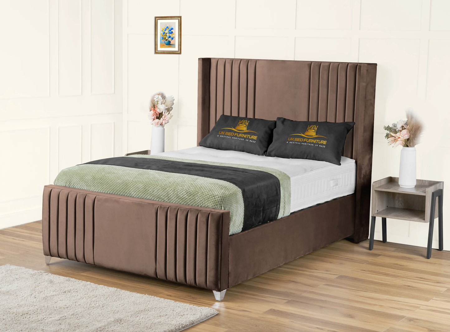Elise lined winged Upholstered Bed