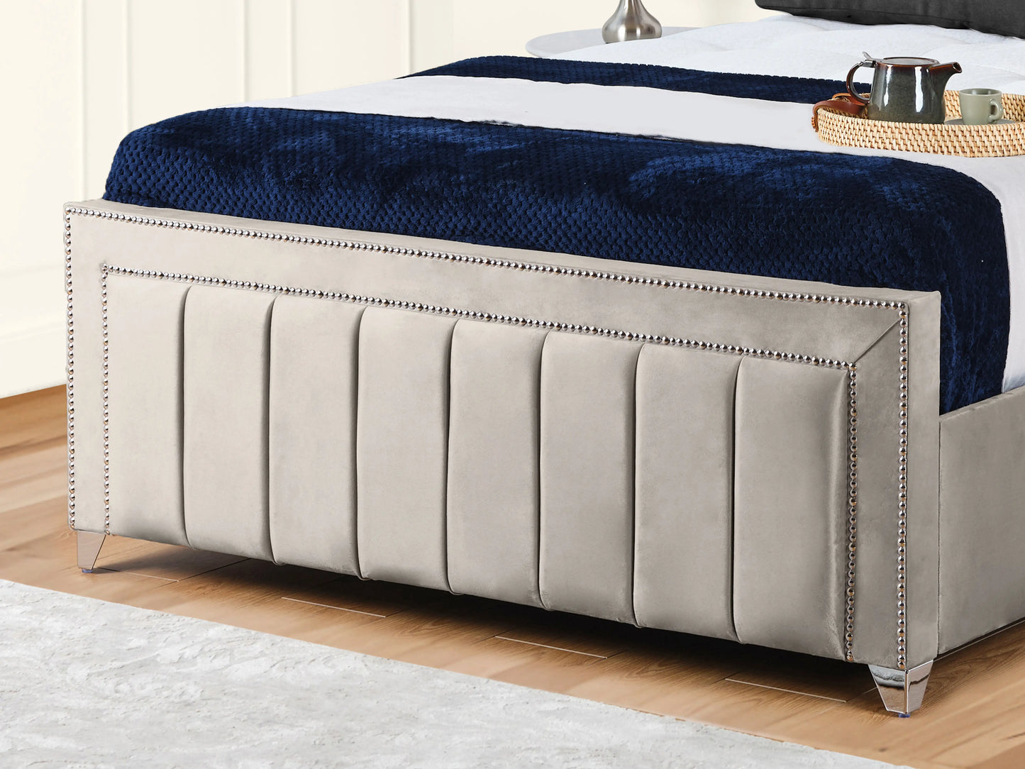 Serena Upholstered bed